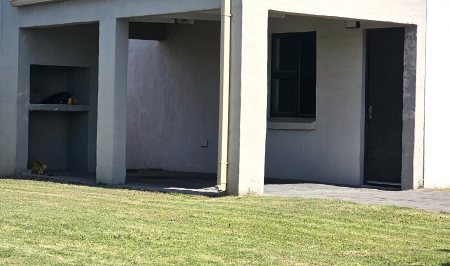 2 Bedroom Property for Sale in Parsonsvlei Eastern Cape